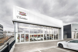 Cadillac-Autohaus-mobilforum-aussen