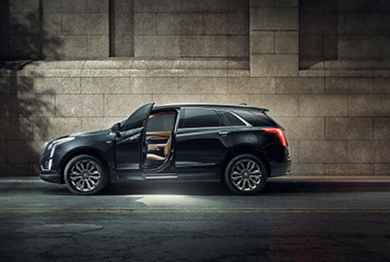 XT5 V8-Experience Roadshow